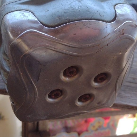 Hitachi Pneumatic Nail Gun - Picture 2 of 3